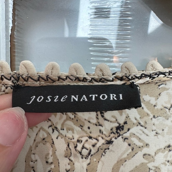 Josie Natori 100% Silk Cream & Gold Puff Sleeve Scalloped Neck Blouse Size XS - Picture 9 of 12